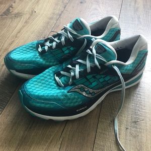 Saucony Everun Triumph Teal running shoes